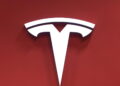 Quasi 3 milioni di Tesla richiamate in Cina per le maniglie di emergenza