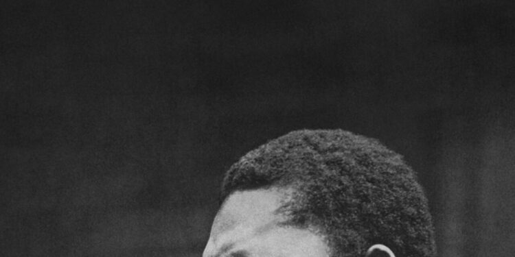 Tivùsat, l’omaggio al sassofonista John Coltrane a cento anni dalla nascita