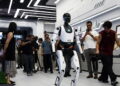 Robot umanoide cinese corre i 100 metri in 8,86 secondi