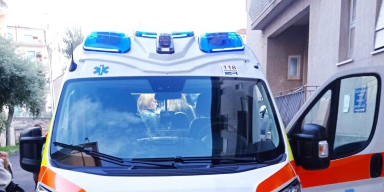 Ragazzina cade dal nono piano e muore a Palermo