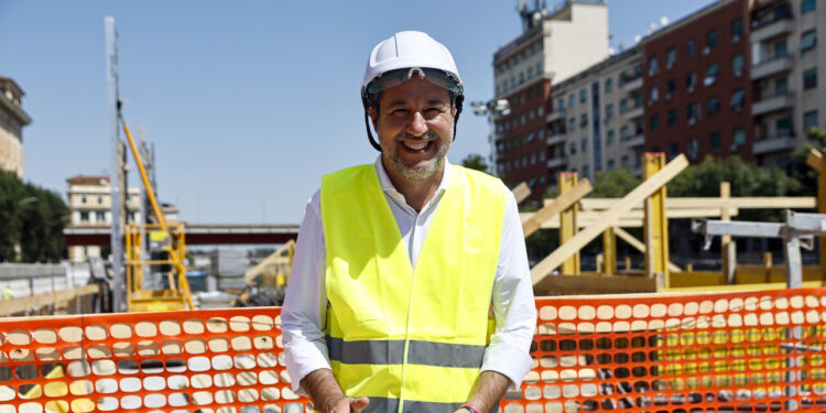 Salvini: ‘Cantieri a rischio fermo, 20 miliardi di scostamento per la manovra’