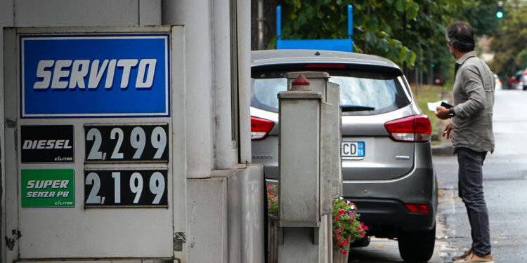 Unc, governo non faccia come Ponzio Pilato sulla benzina