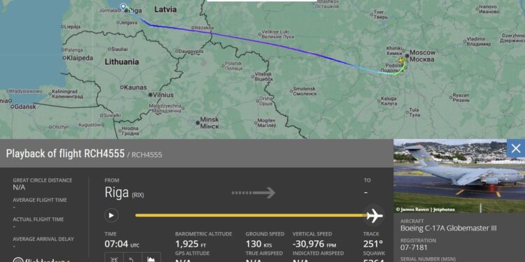 Russia, media: aereo militare Usa atterrato a Mosca, dal Cremlino nessuna informazione