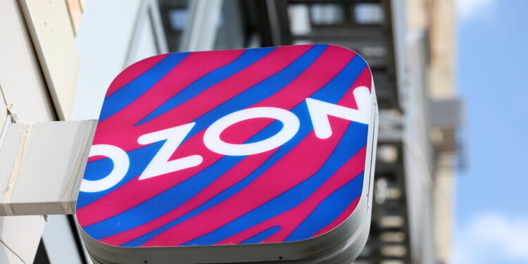 Droni Kiev su hub Ozon in Russia, 500 dipendenti evacuati