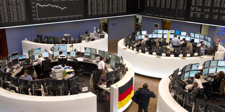 Borsa: Europa oscilla, Milano +0,13%