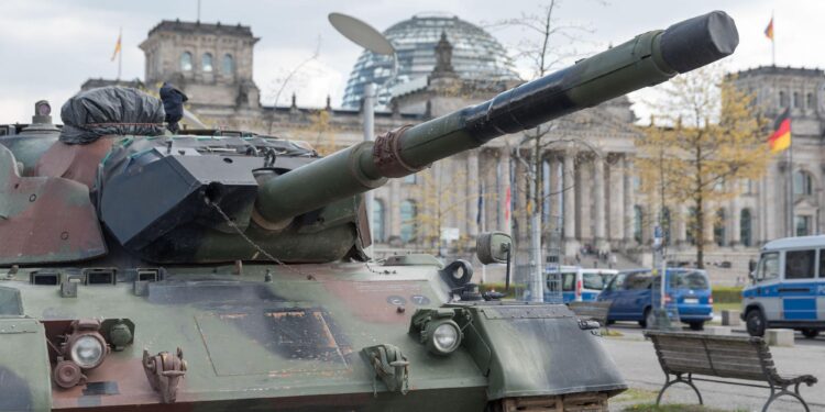 Minaccia russa spaventa Berlino, ecco il piano della Germania da quasi 12 miliardi per missili a lungo raggio