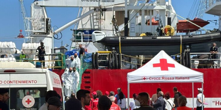 Sette migranti morti, intossicati nella stiva dal monossido di carbonio