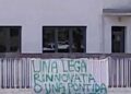 ‘Lega rinnovata o una Pontida di rivolta’, striscione sul pratone
