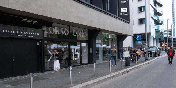 Ragazza violentata a Ferragosto a Milano, un uomo ai domiciliari