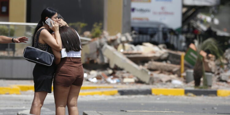 Il dramma di tre gemelle colombiane, solo una sopravvissuta al sisma