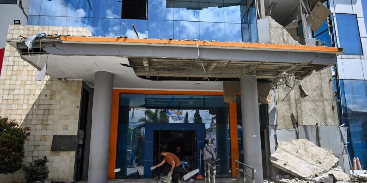 Terremoto in Indonesia, almeno 51 morti e migliaia di sfollati