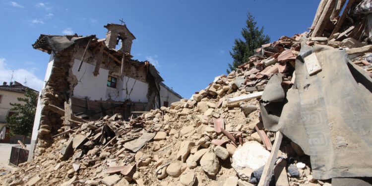 Decennale terremoto Centro Italia, Mattarella: “Pagina drammatica della Repubblica”. Meloni: “Non dimenticheremo”