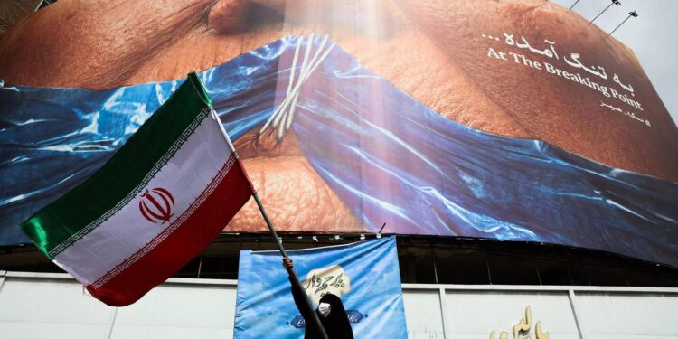 Usa-Iran, 60 giorni senza accordo. Teheran: “Su Hormuz colloqui con Oman, ma sono complessi”
