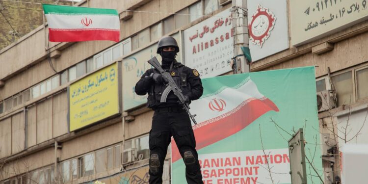Iran, capo esercito: “30.000 dollari per ogni militare Usa catturato o ucciso”