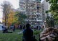 Ucraina, Mosca bombarda Kiev: 15 morti. Il sindaco: “Colpito ospedale pediatrico”. Zelensky: “Da parte del mondo non c’è giusta risposta”