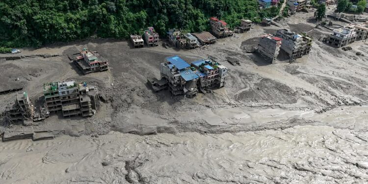 Nepal, alluvione nel nord: almeno 8 morti e numerosi dispersi. Xi mobilita i soccorsi