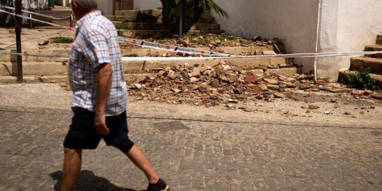 Nuova scossa di terremoto di magnitudo 4.8 oggi a Granada, in Spagna: 3 feriti, evacuata l’Alhambra